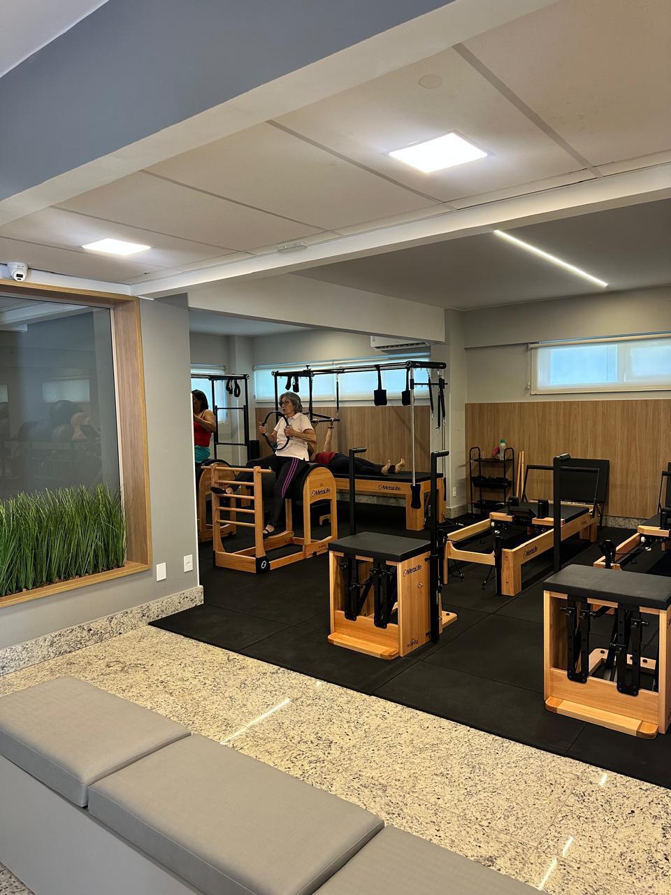 Sala de Pilates com equipamentos MetaLife